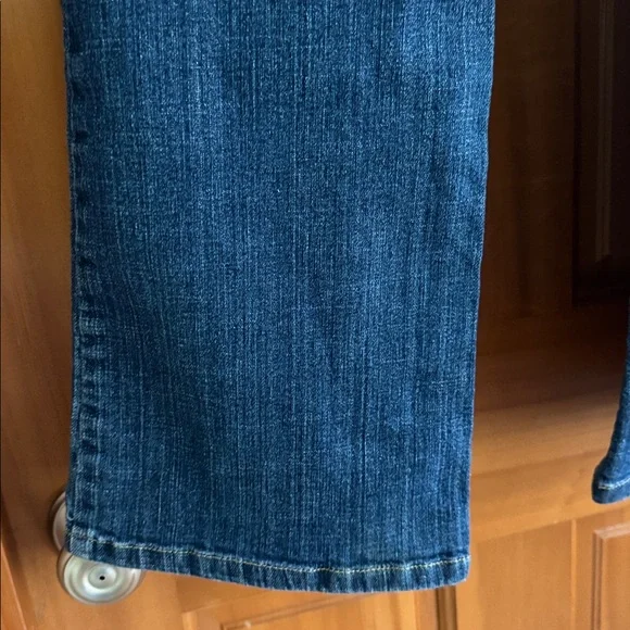 NWOT Bootcut Gloria Vanderbilt Classic Blue Denim Jeans with button pocket - Picture 5 of 9